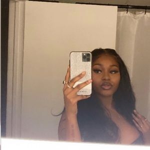 Meet your Posher, Charlene